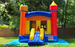 13x13 1717850855 1 Castle Bounce House 13 x 13 (Dry Only)